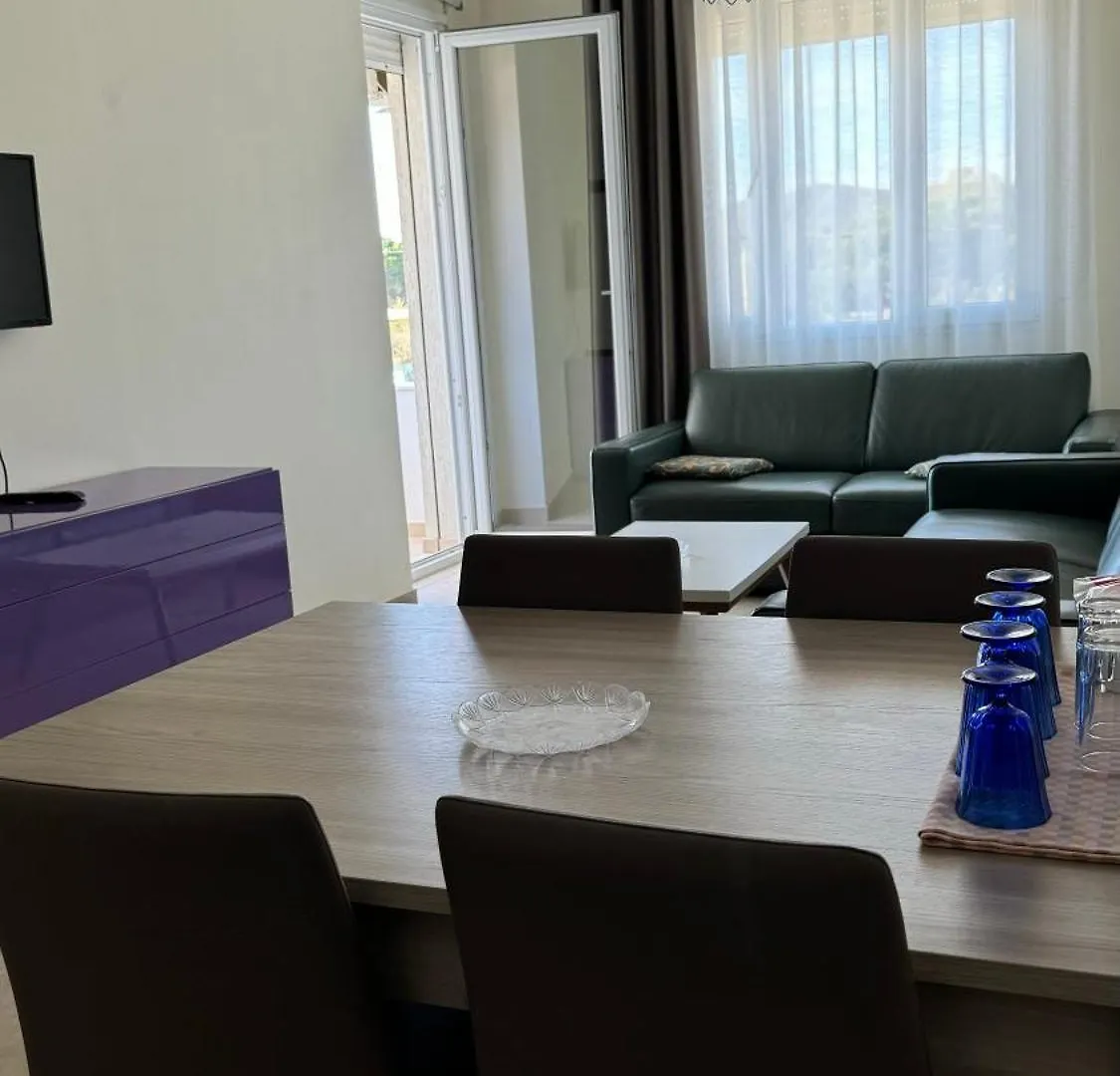 Apartament Todhe - Gjiri Lalezit 500M From The Beach Durrës Lägenhet
